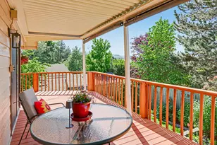 1361 La Loma Dr, Medford, OR 97504 - Photo 8