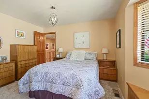 1361 La Loma Dr, Medford, OR 97504 - Photo 32
