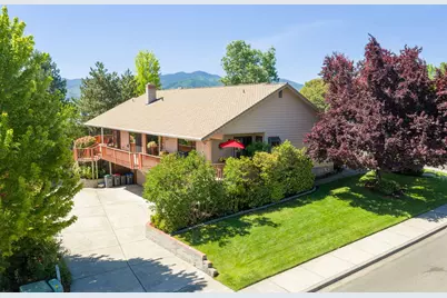 1361 La Loma Drive, Medford, OR 97504 - Photo 10