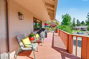 1361 La Loma Dr, Medford, OR 97504 - Photo 20