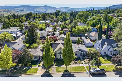 138 Third Street, Ashland, OR 97520 - Photo 2