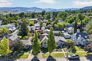 138 3rd St, Ashland, OR 97520 - Photo 2