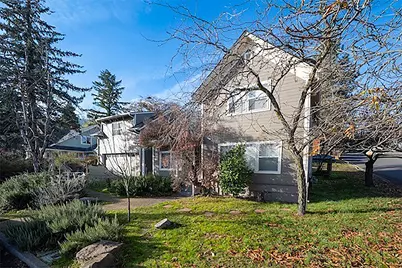 563 Rock Street, Ashland, OR 97520 - Photo 2