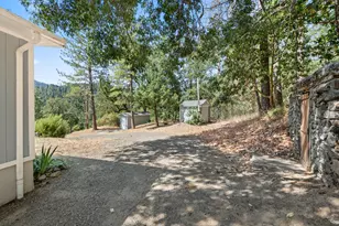 18505 E Evans Creek Rd, Rogue River, OR 97537 - Photo 14