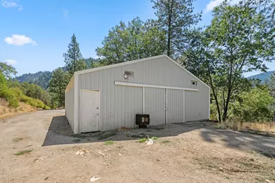 18505 E Evans Creek Road, Rogue River, OR 97537 - Photo 6
