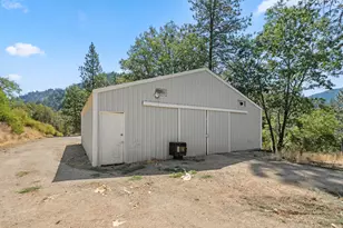 18505 E Evans Creek Rd, Rogue River, OR 97537 - Photo 6