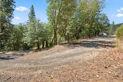 18505 E Evans Creek Road, Rogue River, OR 97537 - Photo 10