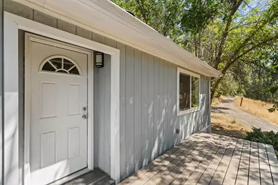 18505 E Evans Creek Road, Rogue River, OR 97537 - Photo 4