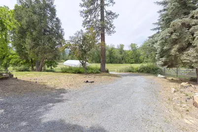 782 Covered Bridge Road, Rogue River, OR 97537 - Photo 4