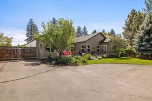 253 SE Soft Tail Dr, Bend, OR 97702 - Photo 2