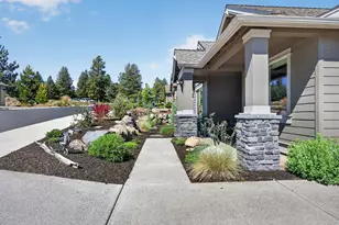 2572 NW Pine Terrace Dr, Bend, OR 97703 - Photo 8