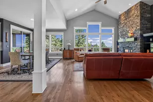 2572 NW Pine Terrace Dr, Bend, OR 97701 - Photo 18