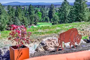 2572 NW Pine Terrace Dr, Bend, OR 97701 - Photo 2