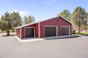 61935 Ten Barr Ranch Rd, Bend, OR 97701 - Photo 48