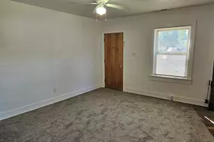 2143 Biehn St, Klamath Falls, OR 97601 - Photo 4