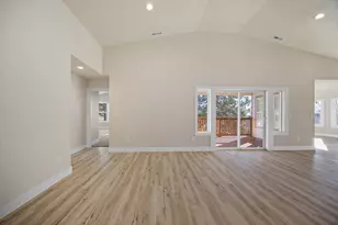 1175 Orange Blossom Dr, Klamath Falls, OR 97601 - Photo 6
