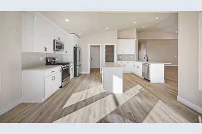 1175 Orange Blossom Drive #129, Klamath Falls, OR 97601 - Photo 10