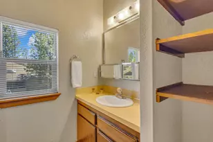 17654 Pinnacle Ln, Sunriver, OR 97707 - Photo 36