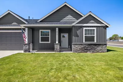 317 SE Pioneer Drive, Prineville, OR 97754 - Photo 2