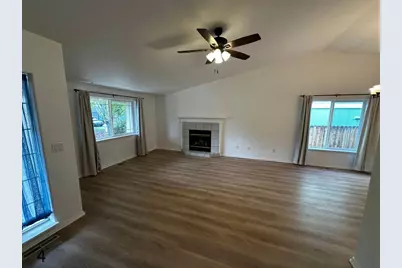 242 NW 25th Street, Redmond, OR 97756 - Photo 4