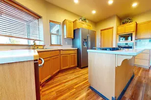 10300 SW Nicole Dr, Powell Butte, OR 97753 - Photo 16