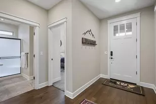 60220 Rolled Rock Way, Bend, OR 97702 - Photo 4