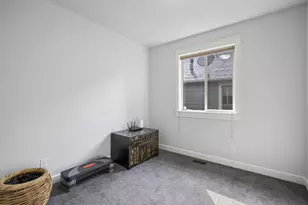 60220 Rolled Rock Way, Bend, OR 97702 - Photo 20