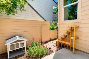 1952 NE Otelah Pl, Bend, OR 97701 - Photo 16