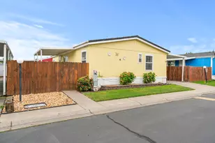 1570 S Peach St, Medford, OR 97501 - Photo 1
