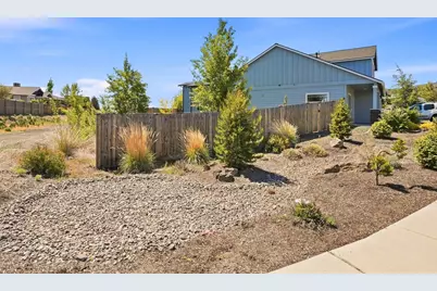 4722 SW Zenith Avenue, Redmond, OR 97756 - Photo 2