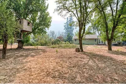 26877 Highway 62, Trail, OR 97541 - Photo 22
