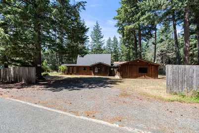 140 Bonanza Drive, Selma, OR 97538 - Photo 2