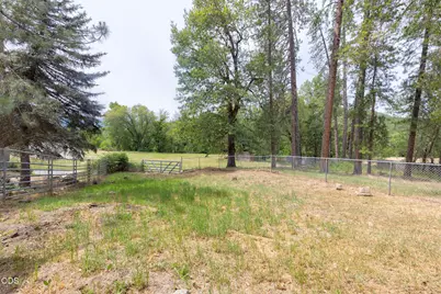 782 Covered Bridge Road, Rogue River, OR 97537 - Photo 8