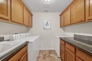 190 Detrick Dr, Grants Pass, OR 97527 - Photo 16