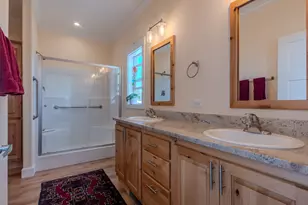 333 Mountain View Dr, Talent, OR 97540 - Photo 20