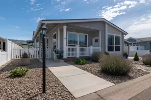 333 Mountain View Dr, Talent, OR 97540 - Photo 1