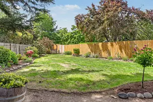 575 Carriage Ct, Jacksonville, OR 97530 - Photo 20
