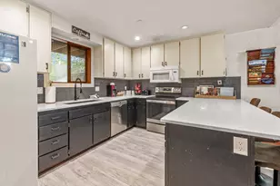 18066 E Butte Ln, Sunriver, OR 97707 - Photo 14