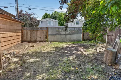 347 N 2nd Street, Central Point, OR 97502 - Photo 28