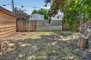 347 N 2nd St, Central Point, OR 97502 - Photo 28