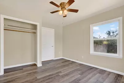 347 N 2nd Street, Central Point, OR 97502 - Photo 6