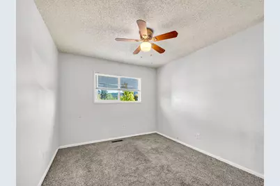 2439 Berkeley Street, Klamath Falls, OR 97601 - Photo 10