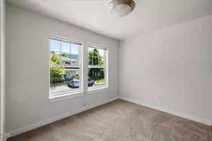 2264 McCall, Ashland, OR 97520 - Photo 8