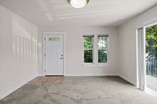 2264 McCall, Ashland, OR 97520 - Photo 4