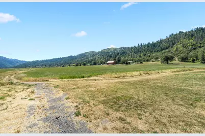 13500 E Evans Creek Road, Rogue River, OR 97537 - Photo 18