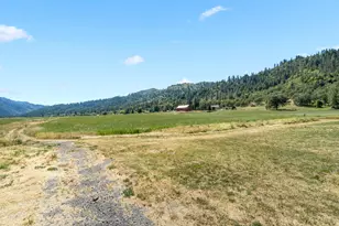 13500 E Evans Creek Rd, Rogue River, OR 97537 - Photo 18