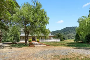 13500 E Evans Creek Rd, Rogue River, OR 97537 - Photo 8