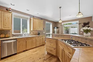 61235 Splendor, Bend, OR 97702 - Photo 6