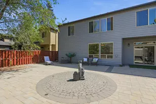 61235 Splendor, Bend, OR 97702 - Photo 12
