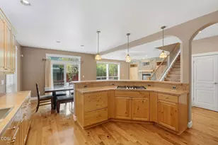 61235 Splendor, Bend, OR 97702 - Photo 8